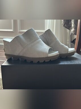 Sorel size 6 slip on wedge sandals
